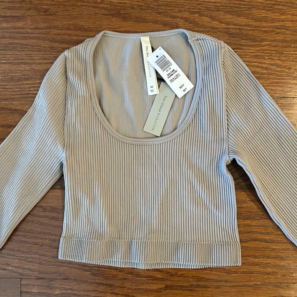 NWT Babaton Sculpt Ribbed Scoop Neck Cropped Longsleeve Size XS Seamless ARITZIA - Picture 3 of 7